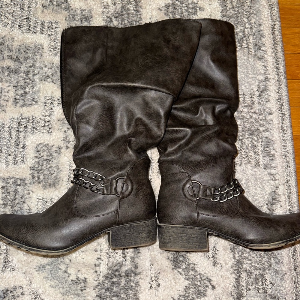 Stylish grey black Women's Boots